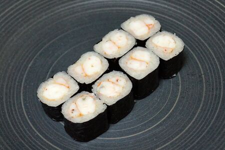 Ролл с креветкой малый
