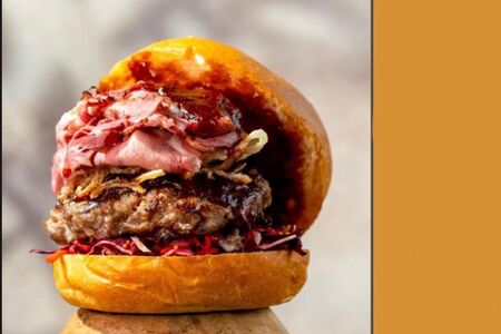 Бургер с пастрами