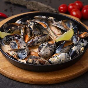 Мидии в сливочно-чесночном соусе