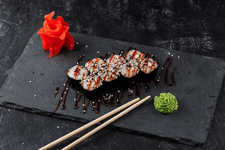 Классический ролл с угрем 