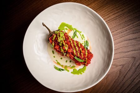 Баклажан с томатом и моцареллой