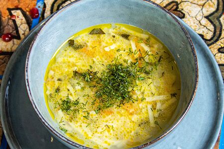 Куриный бульон с лапшой