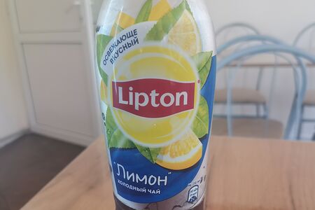 Холодный черный чай Lipton Лимон