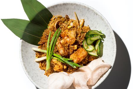 Наси горенг с хрустящим лангустином