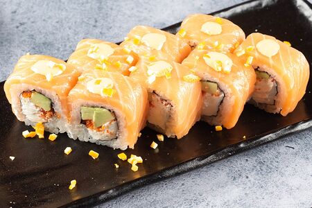 Ролл Лосось с манго