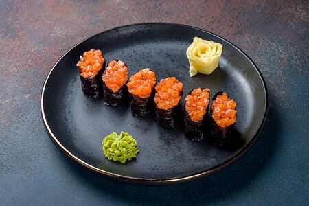 Гунканы с лососем