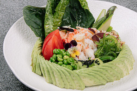 Поке с камчатским крабом