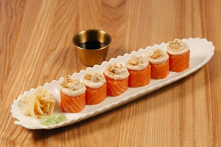 Лосось с миндальным муссом