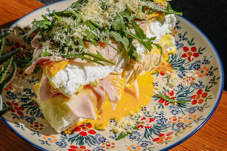 Омлет Пуляр с окороком и пармезаном