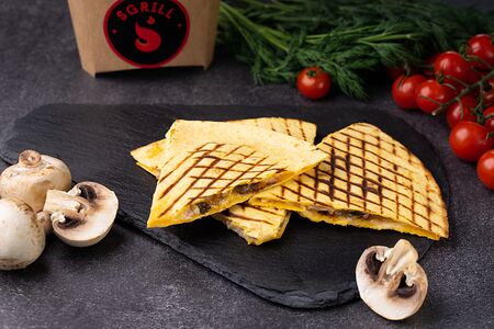 Кесадилья грибная