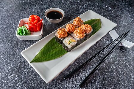 Запеченный ролл с угрем и лососем 6 шт