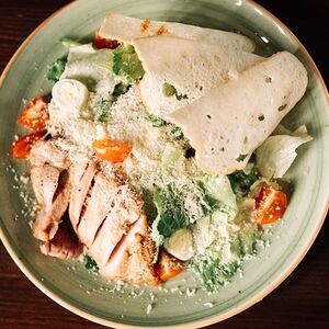 Цезарь с курицей