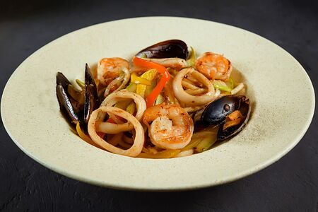 Удон с морепродуктами