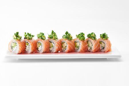 Опаленный лосось с сальсой авокадо