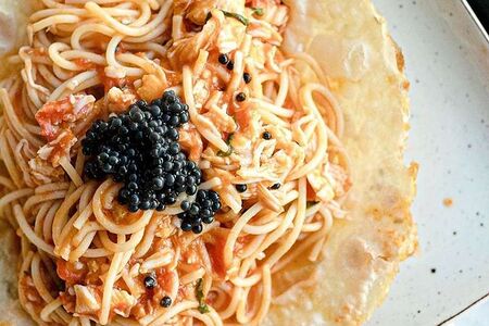 Спагетти с крабом и хрустящей фокаччей