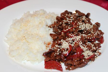 Острая говядина с рисом