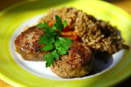 Котлеты из говядины с гречей