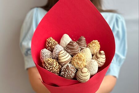 Комплимент клубника в шоколаде букет 1