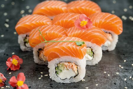 Luxe Филадельфия, замес креветка и огурец