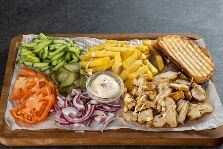 Шаверма на тарелке Микс