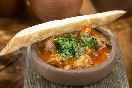 Чашушули из говядины на кеци