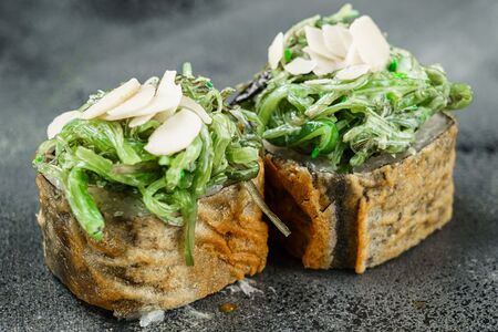 Темпура ролл с чукой