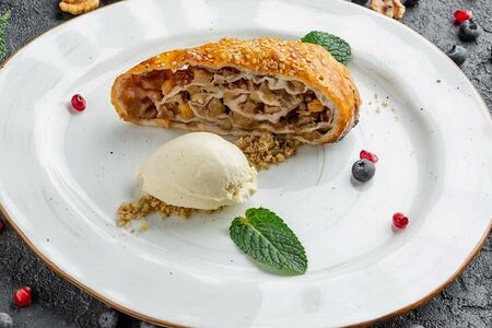 Грушевый штрудель