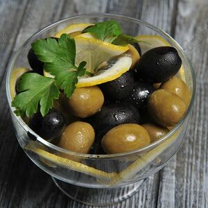 Оливки и маслины