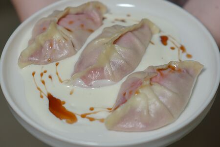 Манты с творогом и вишней