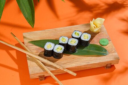 Авокадо маки (мини ролл с авокадо)