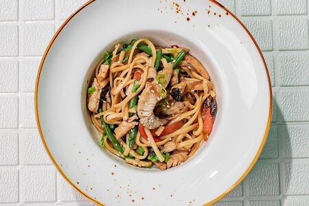 Вок с индейкой и шиитаке