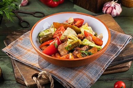 Салат с шашлыком