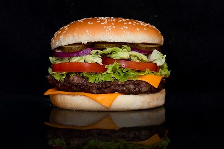 Бай Тейсти Бургер