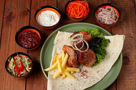 Бокс с шашлыком из свинины