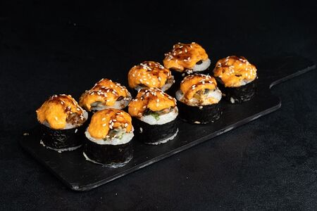 Запеченные роллы с мидиями