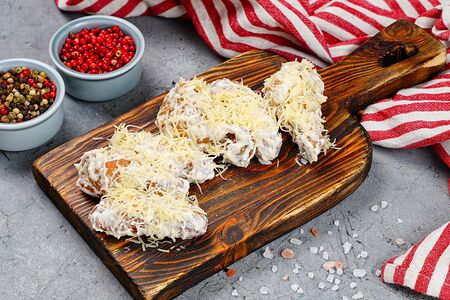 Куриные крылья в соусе Сырный Джо