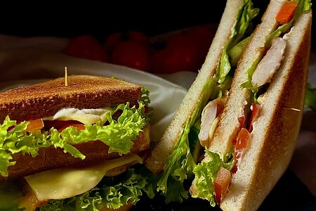 Клаб-сэндвич с халапеньо