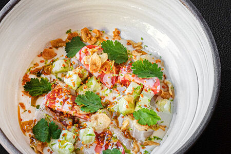 Гребешок, васаби огурцы, кокосовый крем