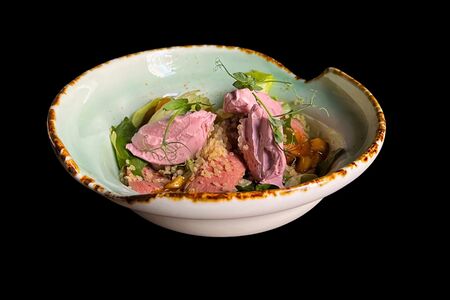 Салат с уткой и чатни из манго