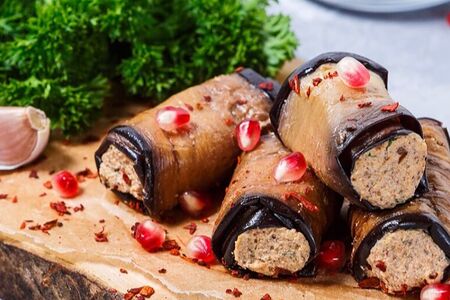 Баклажановые рулетики