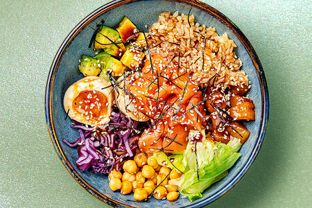 Боул японский рис и лосось