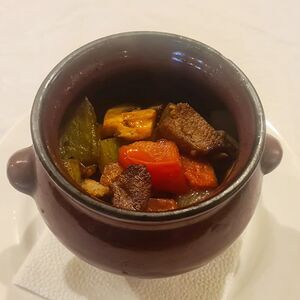 Жаркое из баранины в горшочке