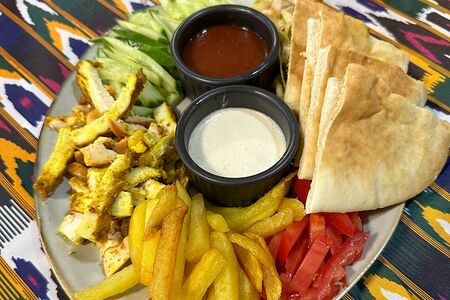 Шаверма на тарелке