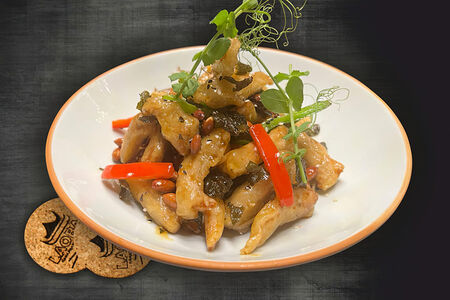 Свинина с арахисом в кисло-сладком соусе