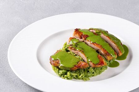 Курица с рисом и зелёным карри