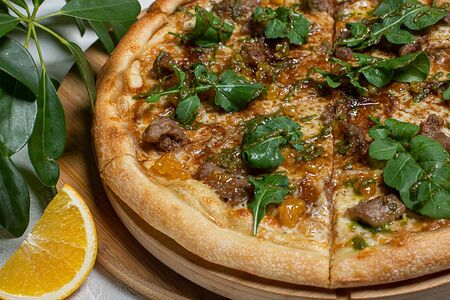 С запеченной говядиной, апельсиновым джемом и луком конфи