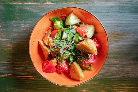 Салат с хрустящими баклажанами