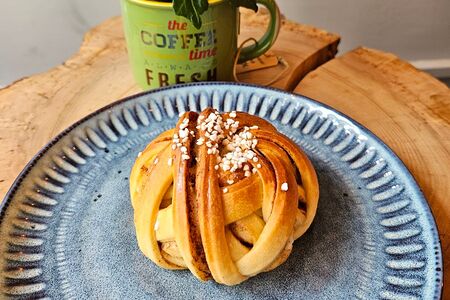 Булочка с корицей