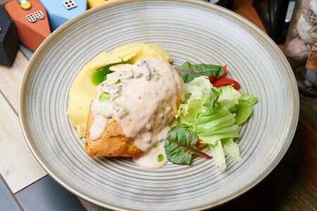 Куриная грудка с моцареллой