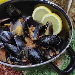 Черноморские мидии в белом вине